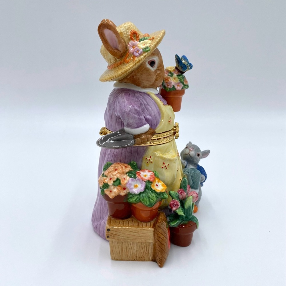 Vintage CWC Mother & Child Rabbit Flower Garden Trinket Box Spring Easter Decor - Picture 2 of 11
